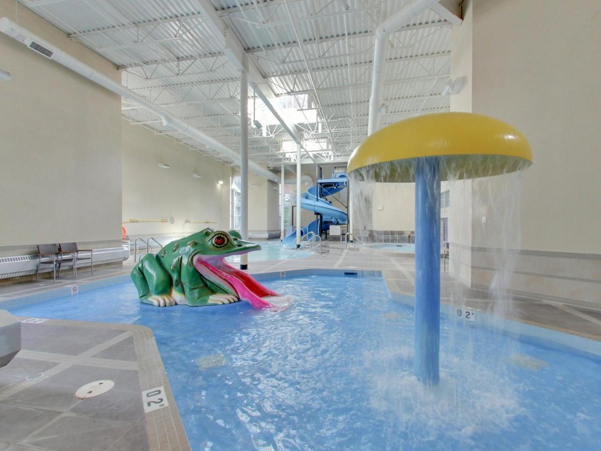Mountain Fun - With Open Pool And Hot Tub Apartment Canmore Exterior foto